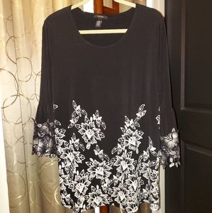 Alfani black with white lacy sleeve floral top